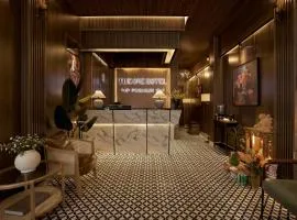 The One Premium Hotel - 1 Minute to Ben Thanh Market