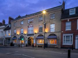 The Warwick Arms Hotel - The Coaching Inn Group，位于沃里克的酒店