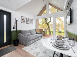 Private small house with sauna and terrace in Tallinn，位于塔林的乡村别墅