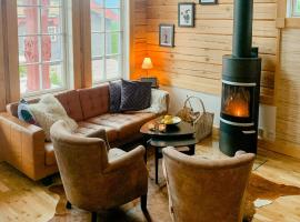 Mountain-Close Cabin With Panoramic View，位于斯托滕的酒店