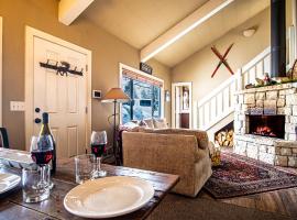 3BD Downtown Ketchum Ski Condo - Near Ski Lifts，位于凯彻姆的酒店