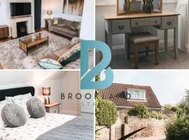 Charming 2-Bed House by Brookland Stays in Jersey Free Wi-Fi & Parking Included