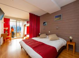 Village Vacances Le Tarbesou - Pied de piste station Ax 3 Domaines，位于阿克斯莱泰尔姆的酒店
