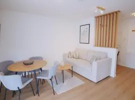 YUVA HOMES -2 Zimmer-S-Bahn MUC-grosser Balkon-Parkplatz