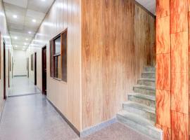 Hotel O by OYO Chotiwala，位于Rāiwāla的酒店