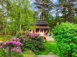 2 Bedroom Gorgeous Home In Värmdö，位于韦姆德的酒店