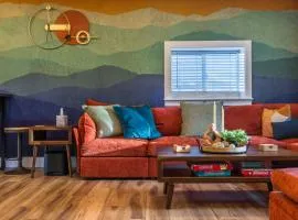 Minutes to Lake • New Cabin • Hot Tub