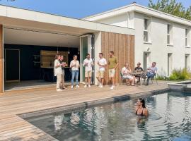 Villa d'Exception avec piscine & spa à Mérignac - Aeroport - Tram direct centre - Aéroparc Business Center Mérignac - Airbus Thales Safran - Hôpital Charles Perrens - Hôpital Pellegrin - ZI Espace Mérignac Phare，位于梅里尼亚克的酒店