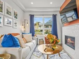 Mountain Modern 2BR Townhome with Stunning View