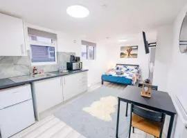 Beautiful Studio with Fast WiFi