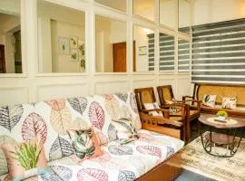 Tropical 1BHK Pool View Near Beach - Sia Stays