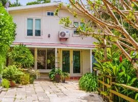 Chalet Lulu | Yoga/Retreat | P Solar | Hot Tub