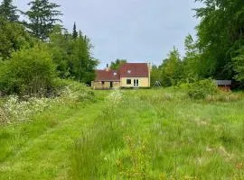 Spacious Holiday Home On A Large Natural Plot