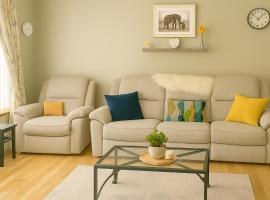 The Acres Retreat -Cosy and Welcoming，位于Lisnaskea的酒店