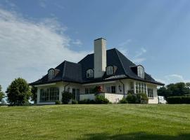 Manor House Overlooking Fields And Garden，位于Ringe的酒店