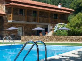 Quinta Vilar e Almarde，位于Castelo de Paiva的带泳池的酒店