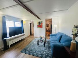 Cozy 2-Bedroom Home in Hinton，位于欣顿的酒店