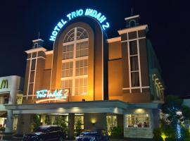 美丽三重奏2号酒店，位于玛琅阿卜杜勒拉赫曼萨利赫机场 - MLG附近的酒店