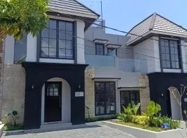 QueeNdra Villa