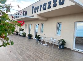 B&B La Terrazza Polifrone，位于Cotronei的酒店