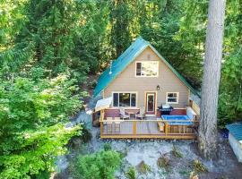 PNW River Cabin，位于Darrington的酒店