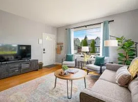 Downtown Home Walk to Restaurants and Waterfront