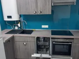 T2 refait à Neuf au calme avec TV et Fibre