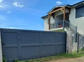 Haut de maison T4 à Petit Canal