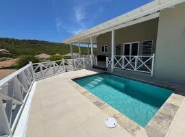 Luxe villa met panoramisch zicht en privézwembad