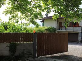Villa Vittoria - vicino a Clusone, Lovere, Presolana，位于Cerete的酒店