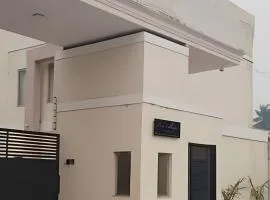 Sobrado 2 amplo e confortável em condomínio