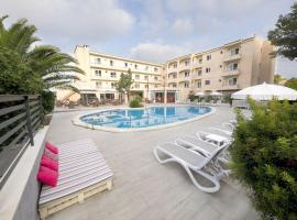 Hotel LLITERAS，位于卡拉纳雅达的酒店