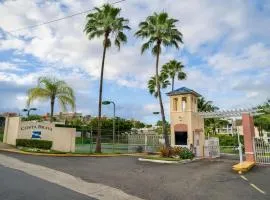 Coral 17 Costa Brava Condo, Pool, 5 Min from Beach