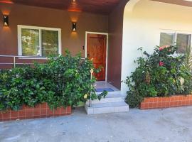 Agape Suites-Room 1- Ground Floor，位于苏弗里耶尔的酒店