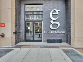 Luxury lofts, Downtown, Playhouse Sq, Near Stadium and Arena, Fire Pit, Rooftop deck, BBQ, Parking, Close to EVERYTHIHNG!