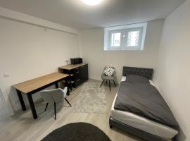 ABC Ferienwohnung Zimmer mit Kochmöglichkeit，位于Kottenheim的酒店