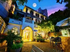 苏荷精选花园别墅酒店（上海交通大学地铁站武康大楼旗舰店）