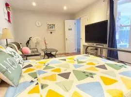 Mainfloor Spacious Room in Toronto