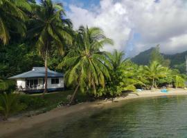 Le Neliza Beach Lodge Raiatea，位于Opoa的木屋