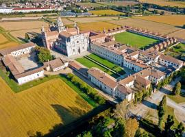 CASCINA-AgriHotel -，位于切尔托萨迪帕维亚的酒店