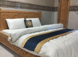 Neelam Water View Hotel，位于Kundālshai的酒店