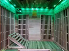 Deluxe Cabin - Sauna - Hot Tub - Juke Box - BBQ