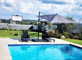 Deplatinum Luxury Apartment-A Home away with love