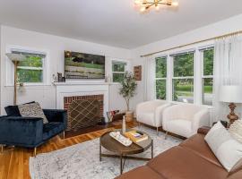 3 bed 2 bath-Walk to Jack Trice Stadium，位于埃姆斯的酒店