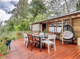 Treetop Sanctuary - Serene Cottage near Mount Lofty
