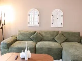Pacific Paradise 10 Min from Disneyland With Pool & GYM