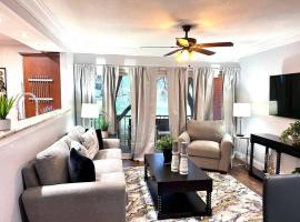 Spacious 2BD Condo Grand Prairie GP22B，位于Heliport-Facility 5A的酒店