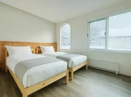 The Lobs Brand new 6 bedroom 4BATH 8 mins to Rusutsu 2025