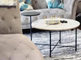 Cozy Uptown apartment with Gym and Swimming pool