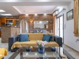 The Seagull - Quiet Retreat With Panoramic View in Nea Makri